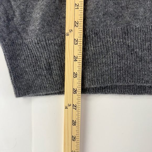 Equipment Madalene V-Neck Cashmere Women’s Sweater, Size L, Grey NWT - Picture 6 of 12